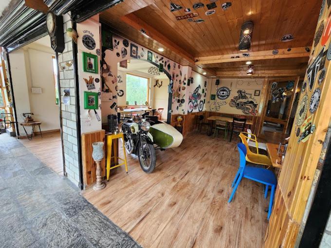 Throttle Shrottle Moto Hostel Manāli エクステリア 写真