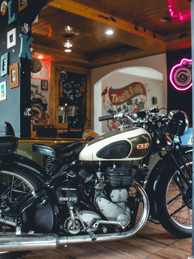 Throttle Shrottle Moto Hostel Manāli エクステリア 写真