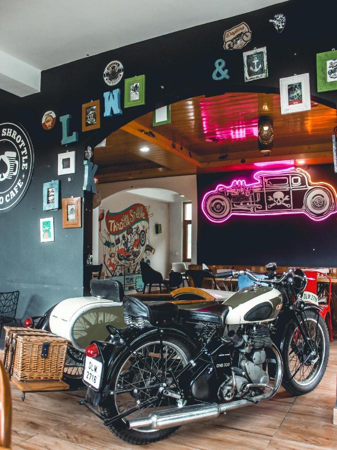 Throttle Shrottle Moto Hostel Manāli エクステリア 写真